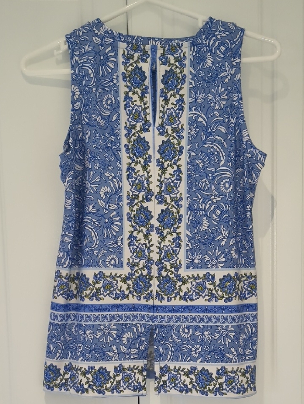 Chaus Blue and White Floral Border Sleeveless Top - Picture 3 of 5